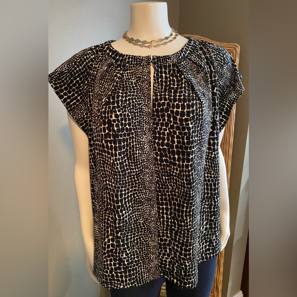 BANANA REPUBLIC LADIES SIZE LARGE TOP